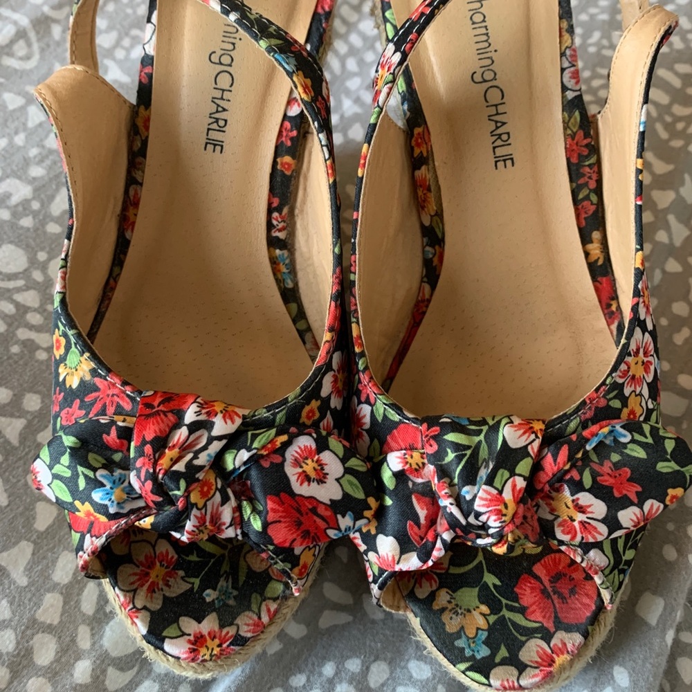 Floral wedges